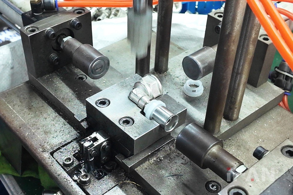 Brass Press Elbow Brass Press Elbow